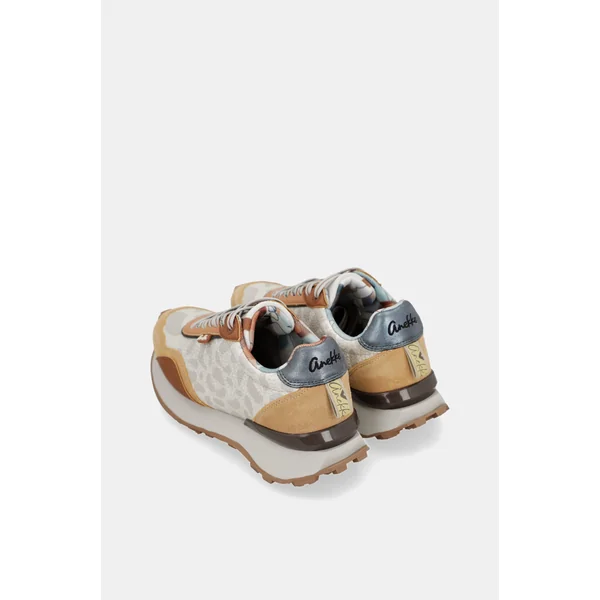 Deportivos beige y naranja - Imagen 8