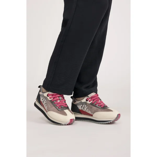 Deportivos rosa y blancos - Imagen 4