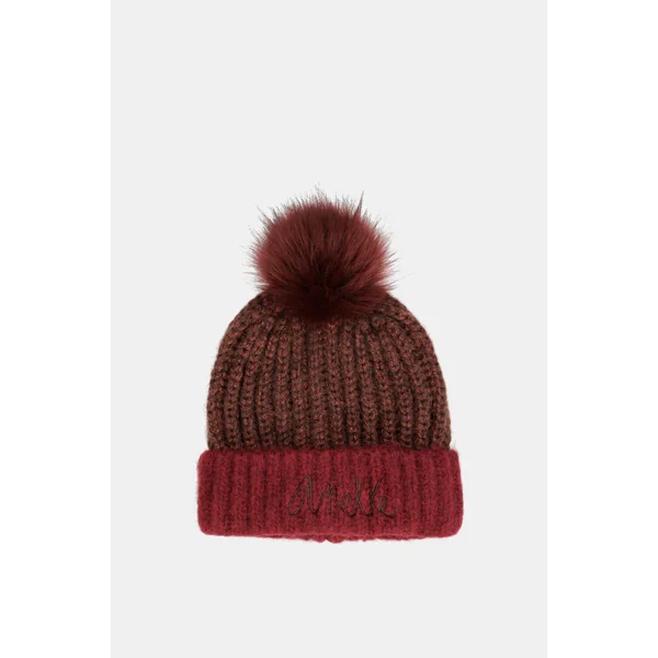 Gorro de punto con pompón burdeos