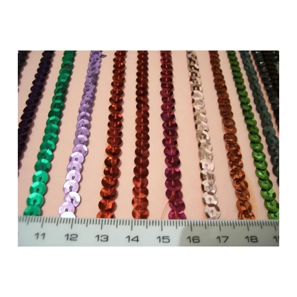 Lentejuelas en tira de 6m/m