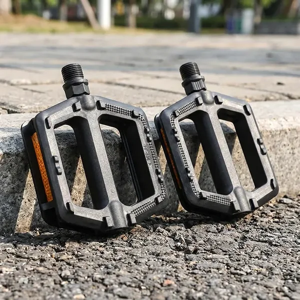 Pedales de bicicleta reflectantes