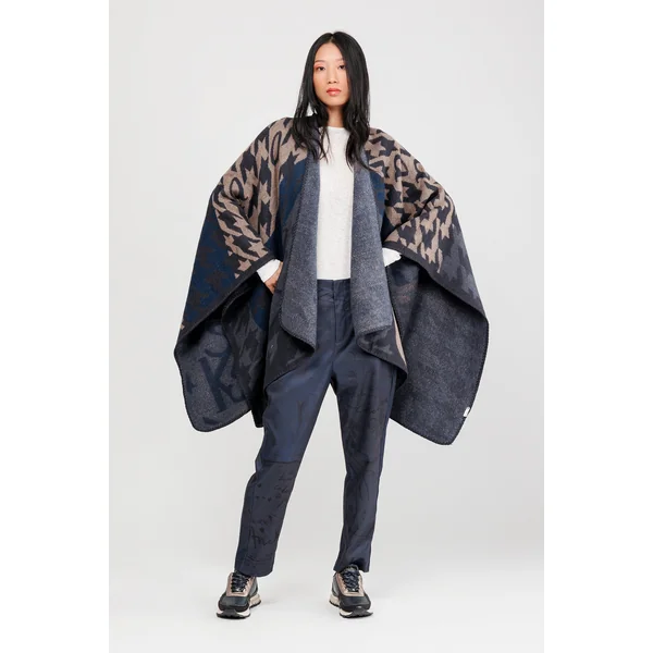 Poncho azul y beige