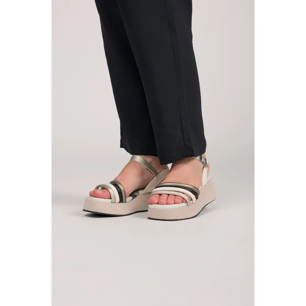 Sandalias con plataforma beige - Imagen 2